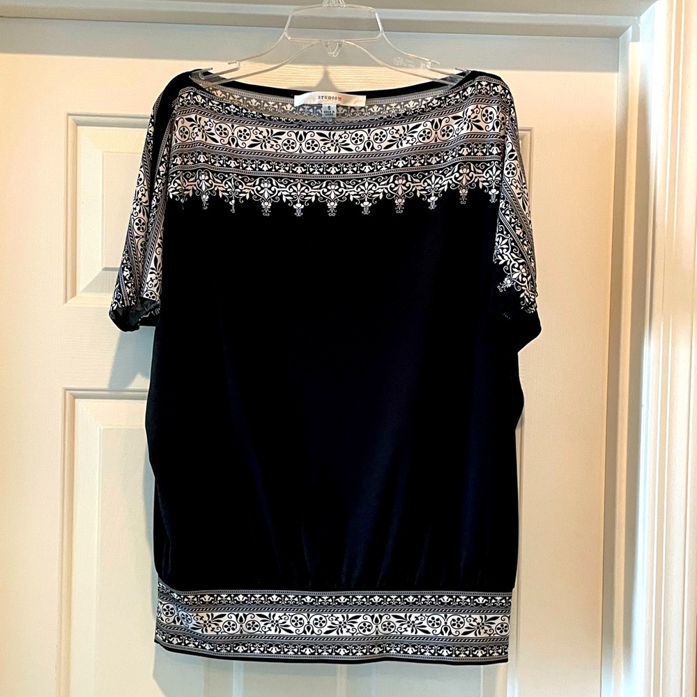 Women’s black and white Studio M short sleeved shirt